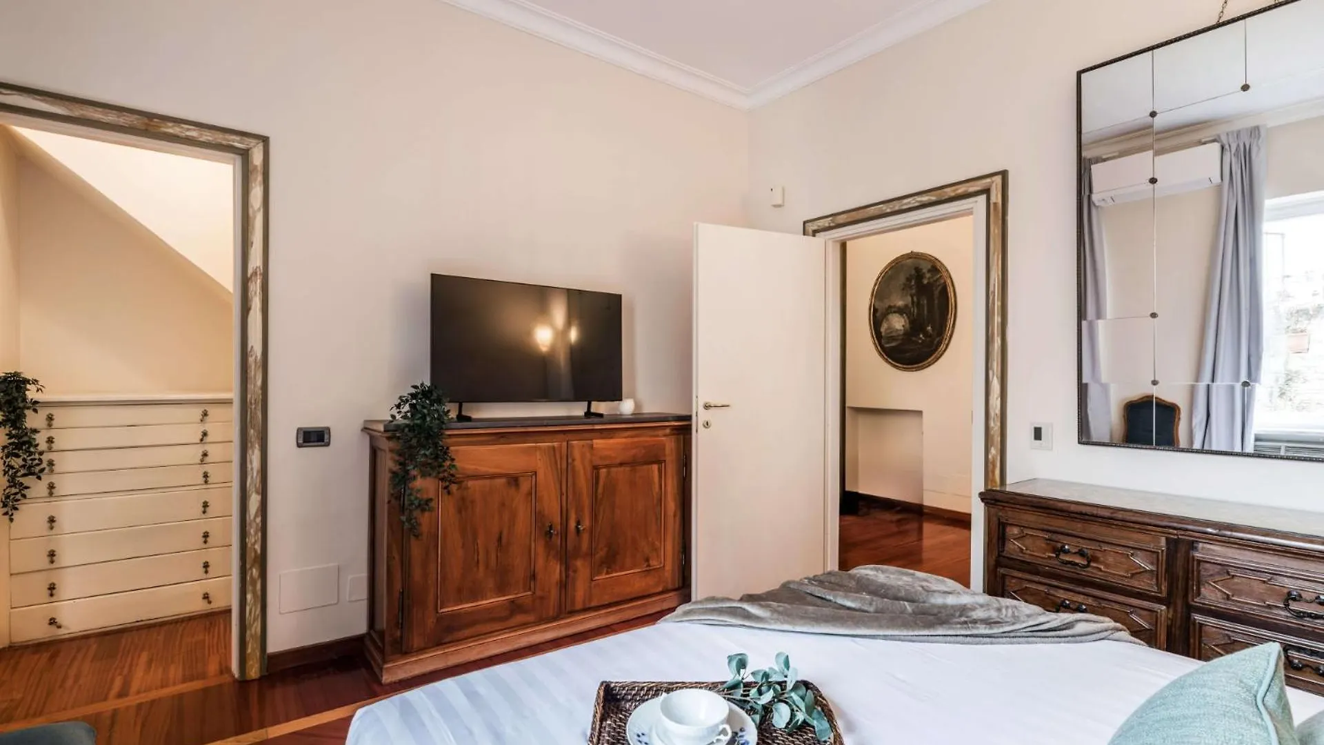 The Best Rent - One-Bedroom Apartment In A Quiet, Classically Styled Corner Near The Quirinale Rome 0*,  Italy
