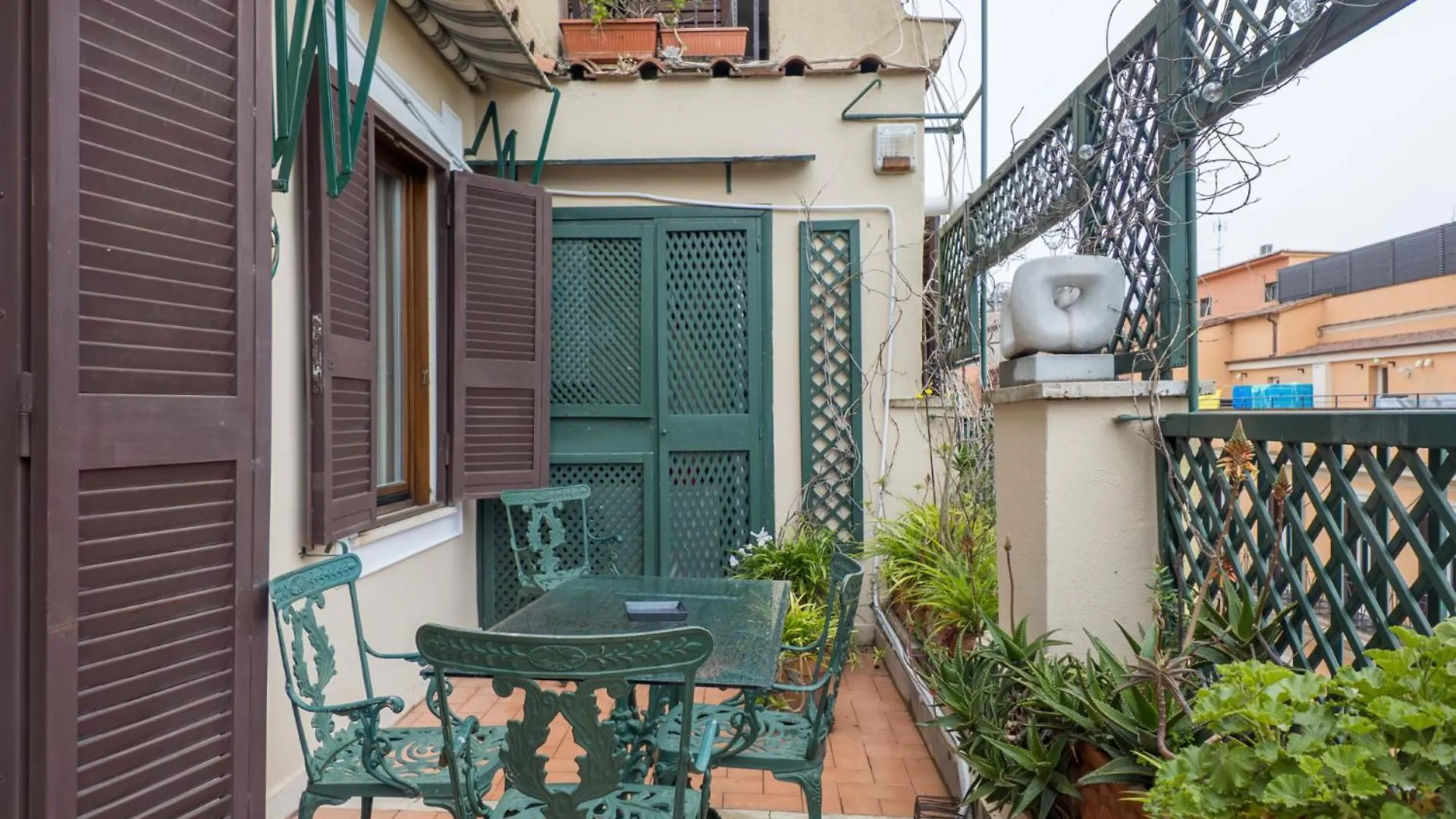 The Best Rent - One-Bedroom Apartment In A Quiet, Classically Styled Corner Near The Quirinale Rome