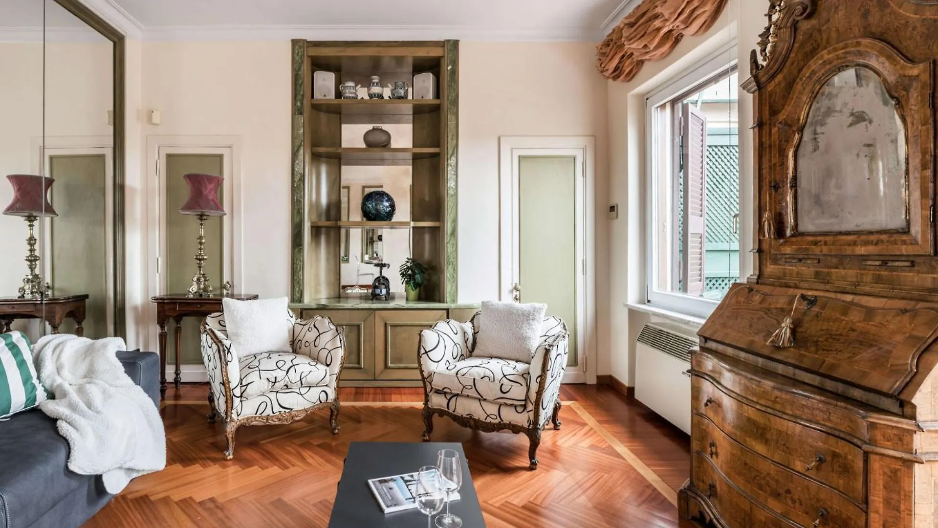 The Best Rent - One-Bedroom Apartment In A Quiet, Classically Styled Corner Near The Quirinale Rome